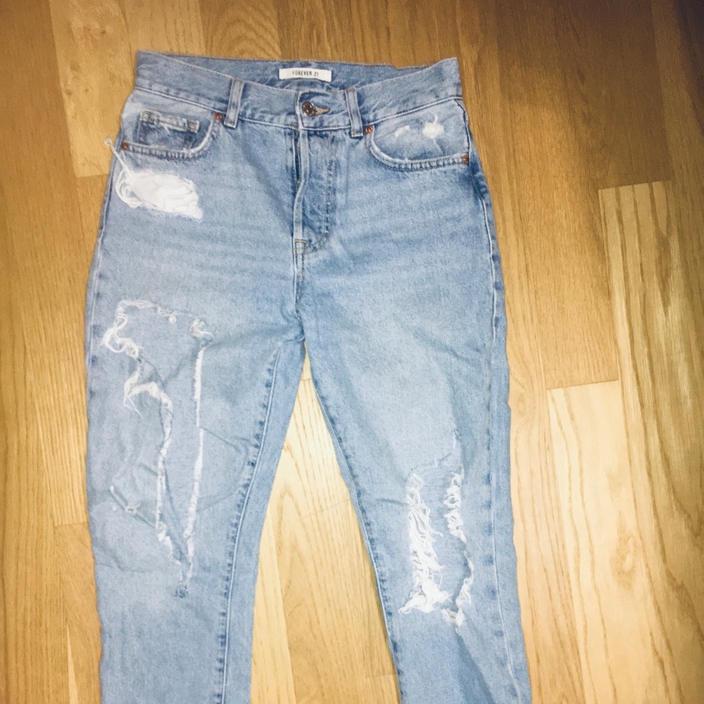 FOREVER 21 BOYFRIEND JEANS